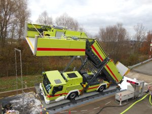 Rosenbauer Rettungstreppe - Kipptest