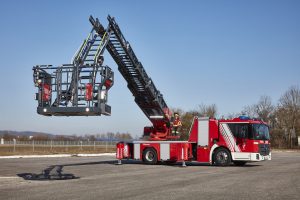 FF Landshut Rosenbauer aerial ladder L32A-XS