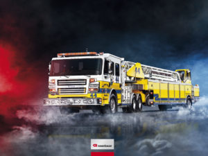 Tiller Ladder des Ventura County Fire Department im Rosenbauer Kalender 2018