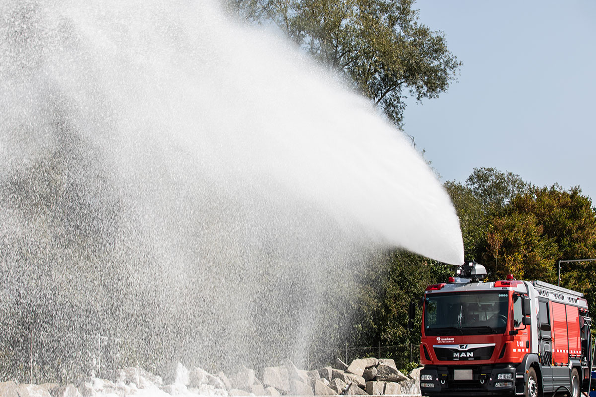 Proportioning technology for fluorine-free foam compound