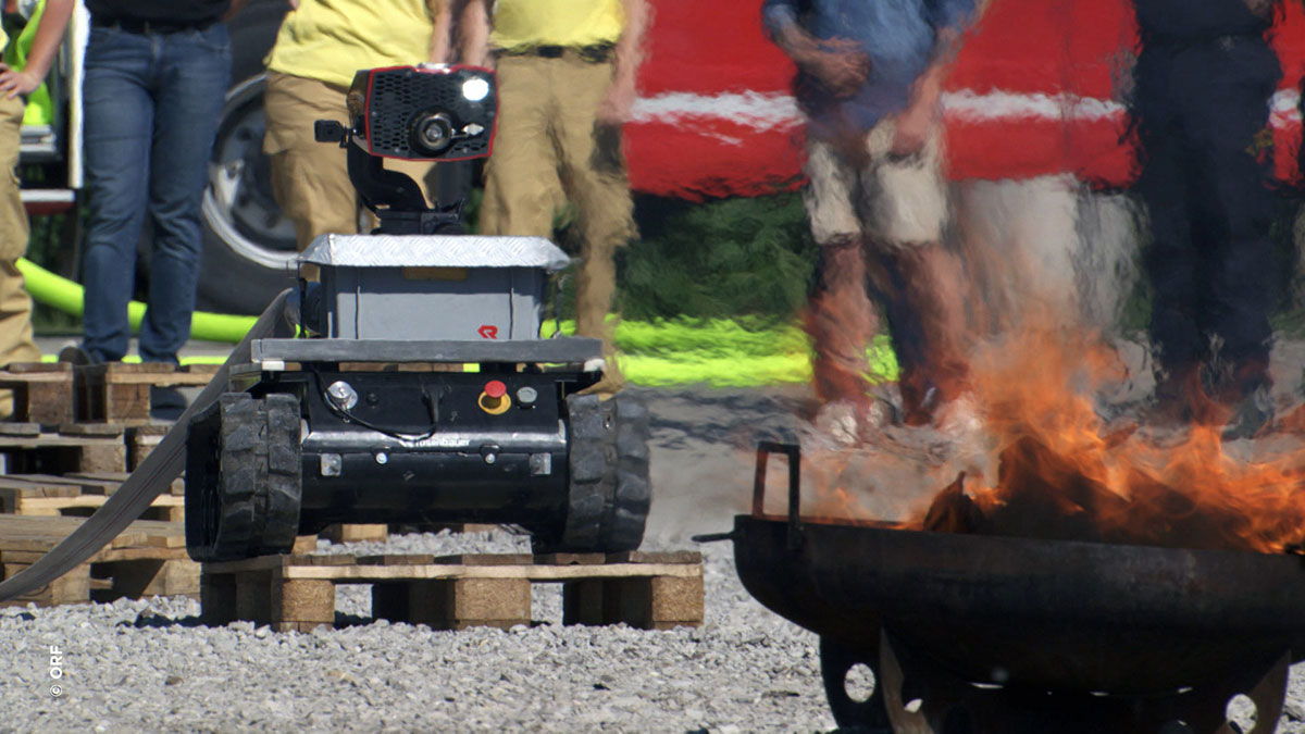 Rosenbauer Fire Service Robot at "Feuer und Flamme"