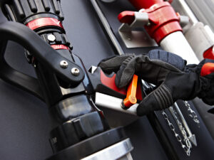One-hand unlocking system Rosenbauer AT