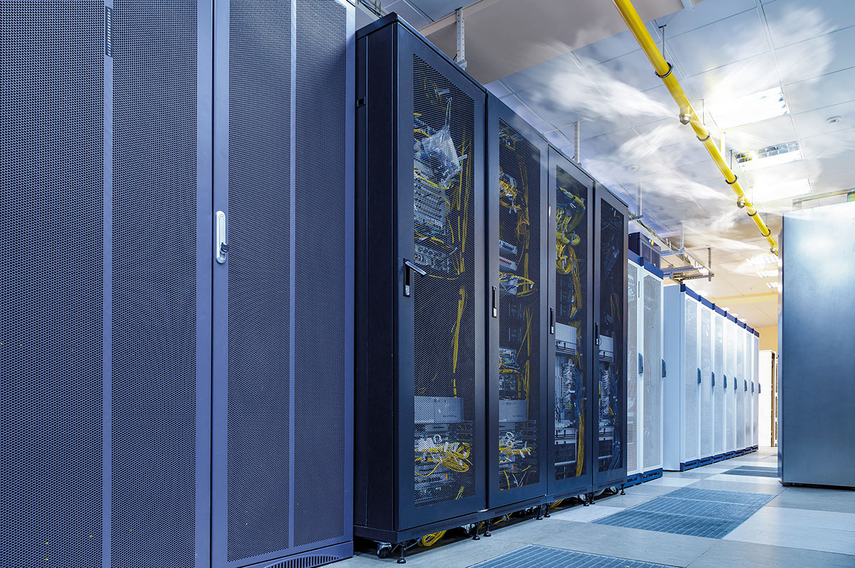 Gas extinguishing system in a server room